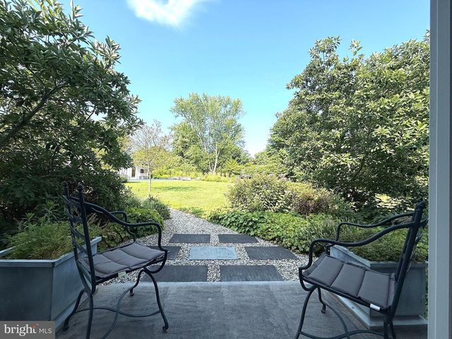 3 WESTERN PINE ST, Pennington, NJ 08534