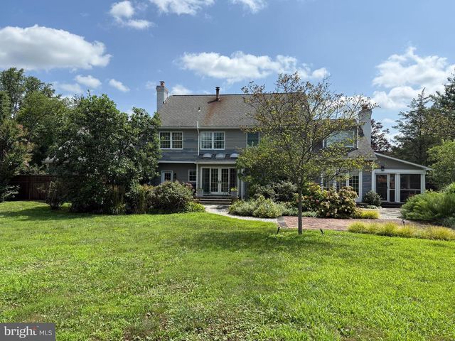 3 WESTERN PINE ST, Pennington, NJ 08534