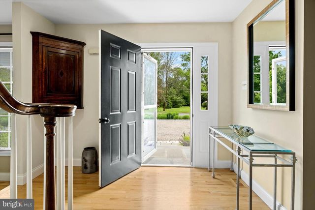 3 WESTERN PINE ST, Pennington, NJ 08534