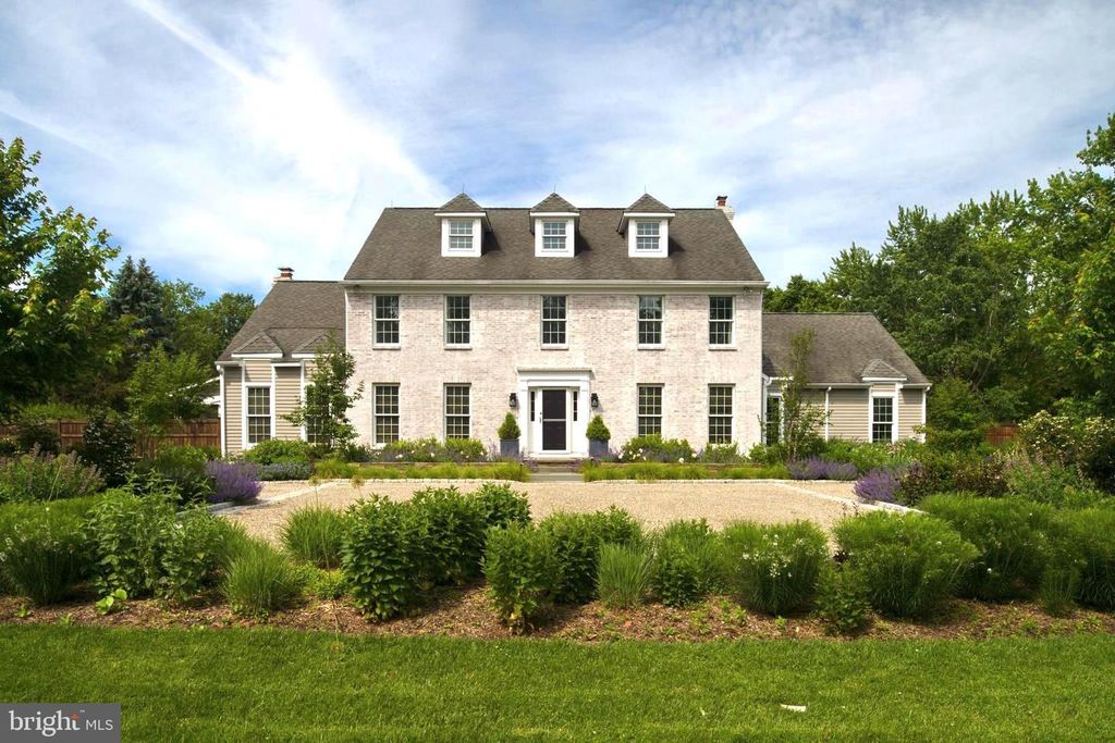 3 WESTERN PINE ST, Pennington, NJ 08534