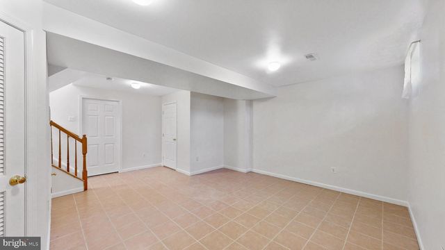 9 LINDEN PL, Newark, DE 19702