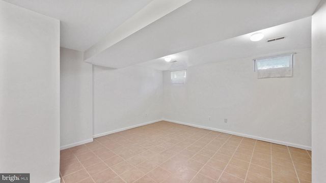 9 LINDEN PL, Newark, DE 19702