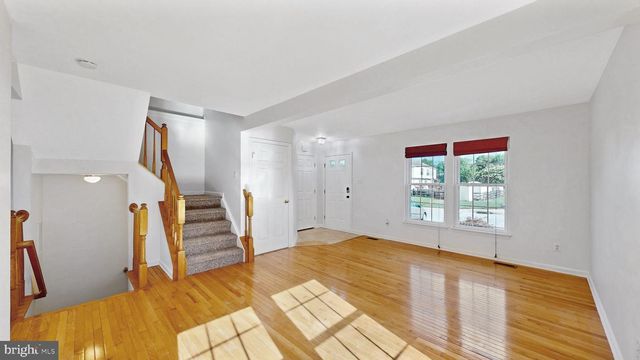 9 LINDEN PL, Newark, DE 19702
