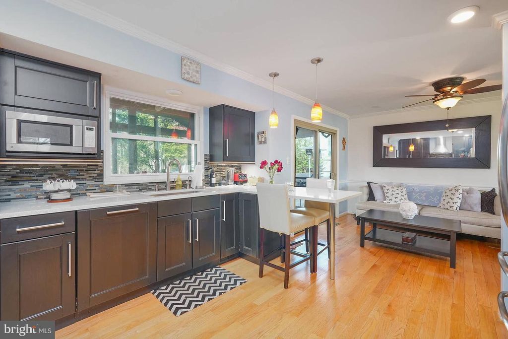 Image 10 of property listing at 8926 BLUE SMOKE DR, Gaithersburg, MD 20879