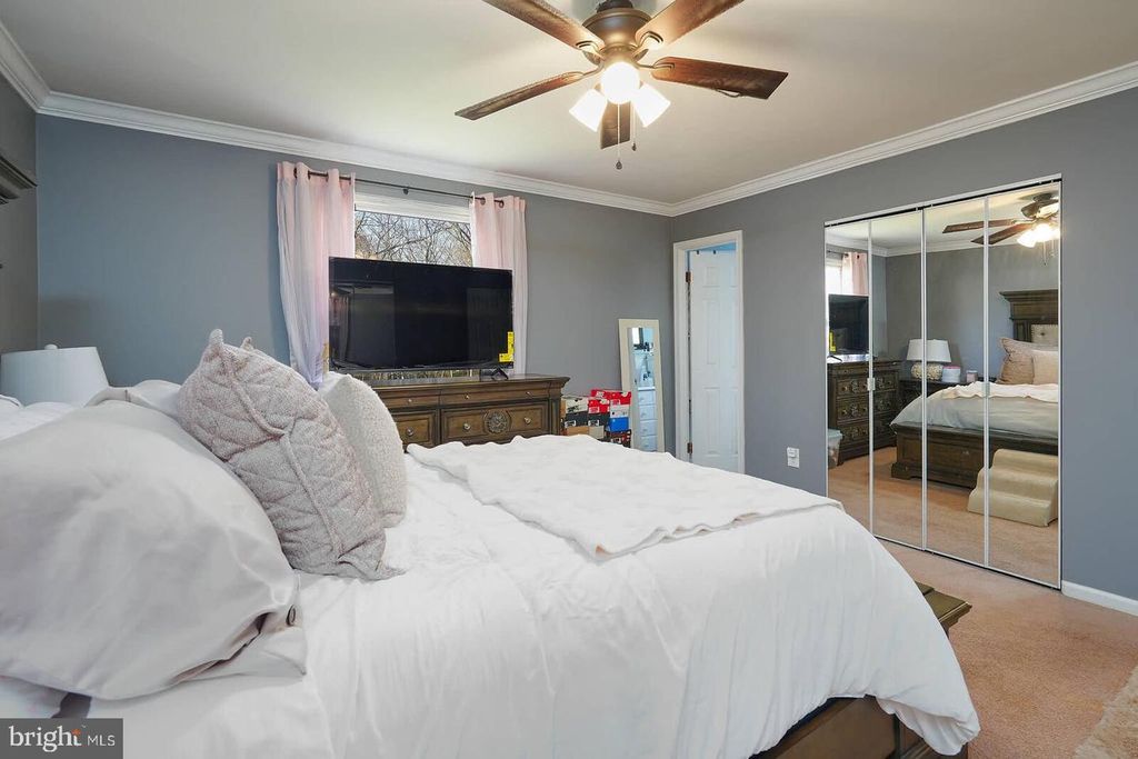 Image 12 of property listing at 8926 BLUE SMOKE DR, Gaithersburg, MD 20879