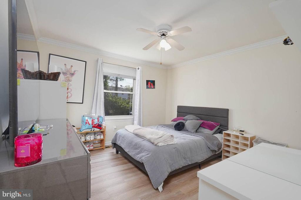 Image 14 of property listing at 8926 BLUE SMOKE DR, Gaithersburg, MD 20879