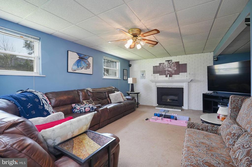 Image 17 of property listing at 8926 BLUE SMOKE DR, Gaithersburg, MD 20879