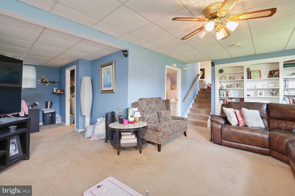 Image 18 of property listing at 8926 BLUE SMOKE DR, Gaithersburg, MD 20879