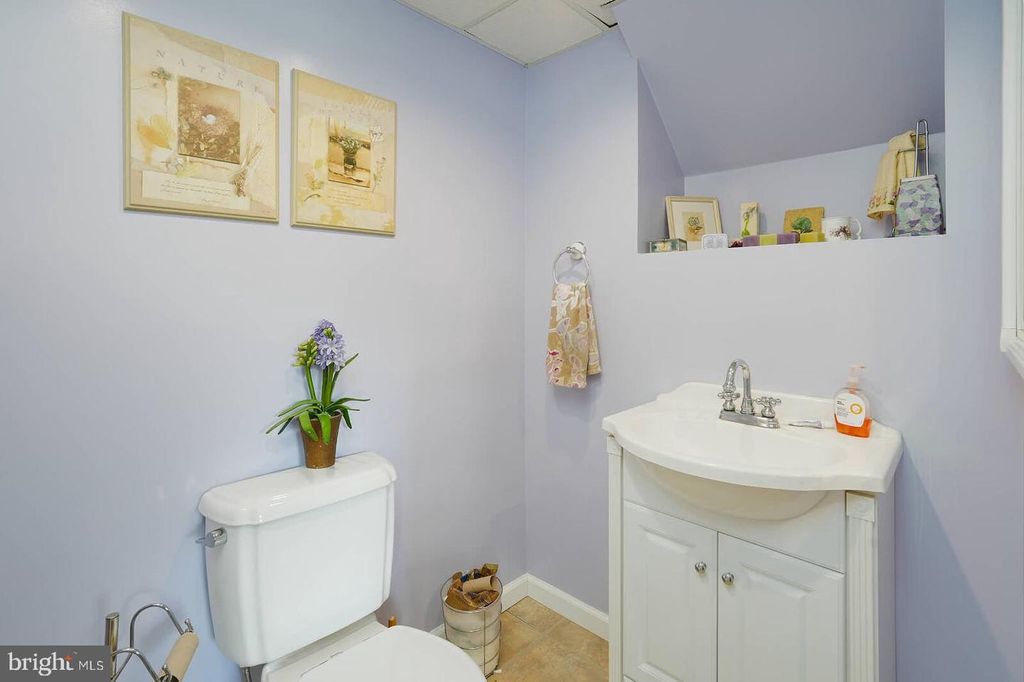 Image 19 of property listing at 8926 BLUE SMOKE DR, Gaithersburg, MD 20879