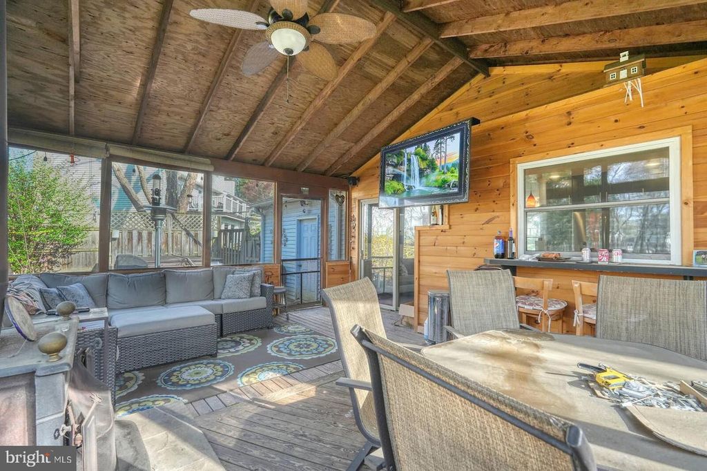 Image 21 of property listing at 8926 BLUE SMOKE DR, Gaithersburg, MD 20879