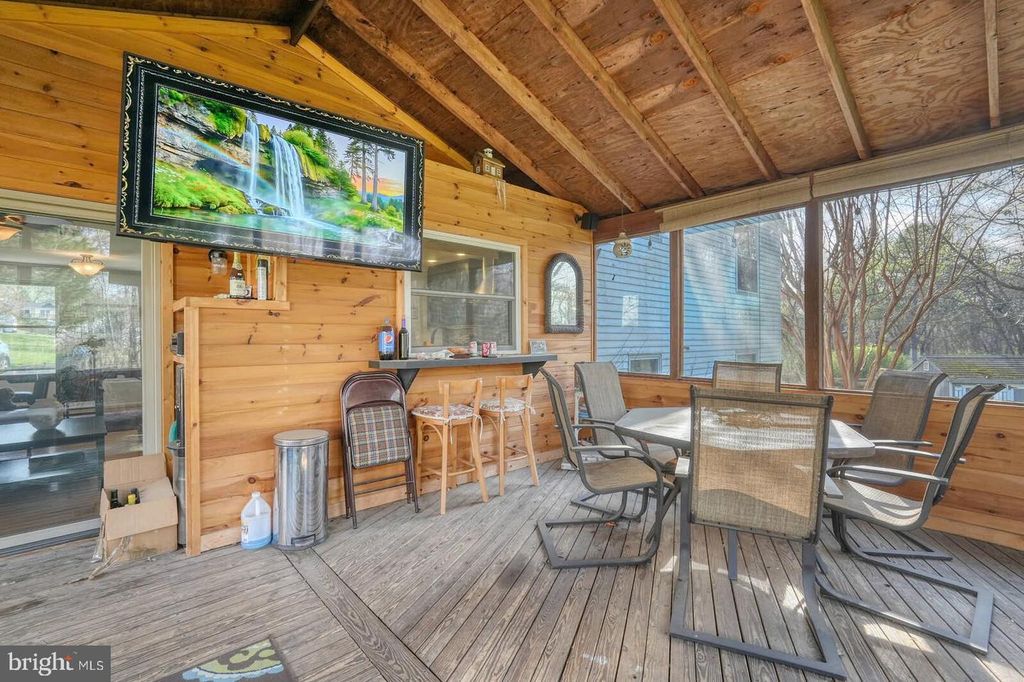 Image 22 of property listing at 8926 BLUE SMOKE DR, Gaithersburg, MD 20879