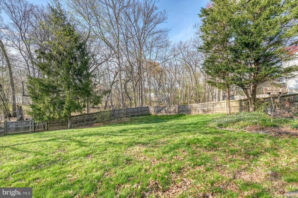 Image 25 of property listing at 8926 BLUE SMOKE DR, Gaithersburg, MD 20879