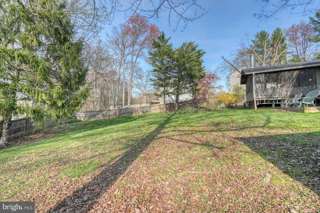 Image 26 of property listing at 8926 BLUE SMOKE DR, Gaithersburg, MD 20879