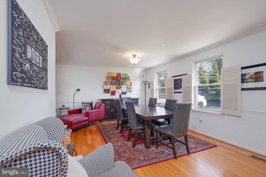 Image 5 of property listing at 8926 BLUE SMOKE DR, Gaithersburg, MD 20879