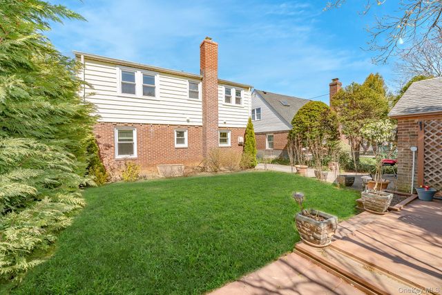14 Milton Court, Rockville Centre, NY 11570