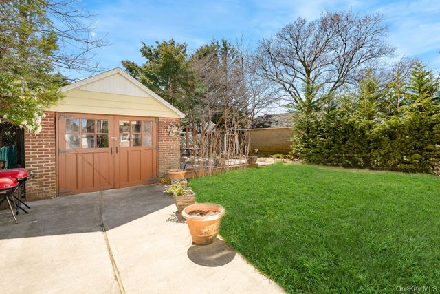 14 Milton Court, Rockville Centre, NY 11570