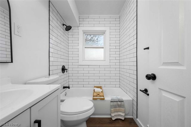 3041 Hudson Drive, Cuyahoga Falls, OH 44221