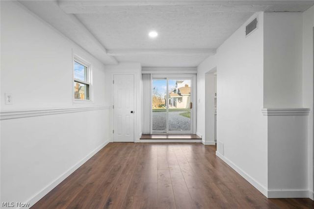 3041 Hudson Drive, Cuyahoga Falls, OH 44221