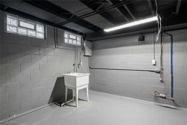 3041 Hudson Drive, Cuyahoga Falls, OH 44221