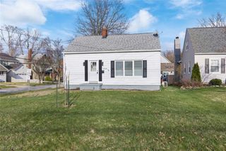3041 Hudson Drive, Cuyahoga Falls, OH 44221