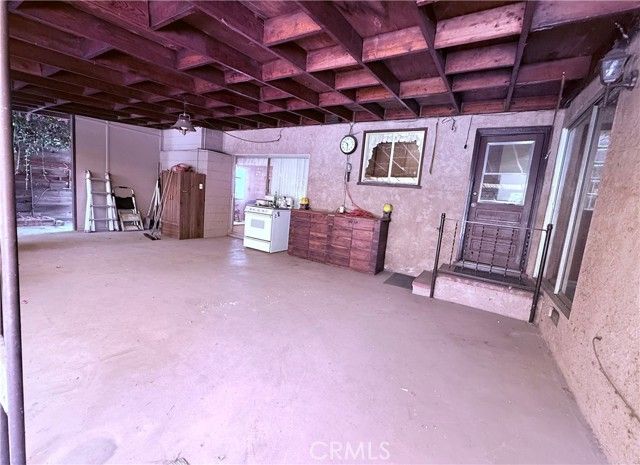 9929 Saticoy Street, Burbank, CA 91504