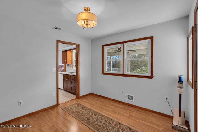 35 Williamsburg Drive, Toms River, NJ 08755