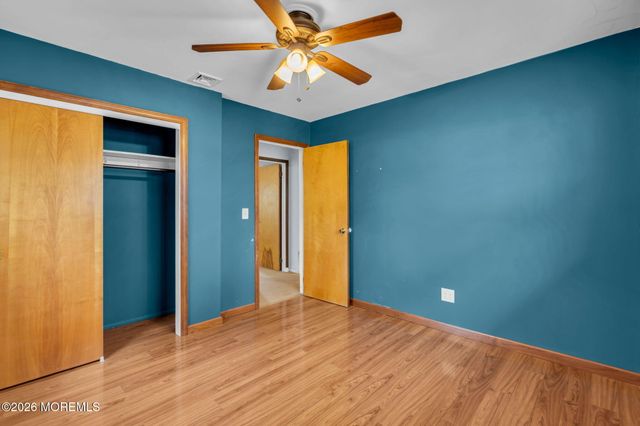 35 Williamsburg Drive, Toms River, NJ 08755