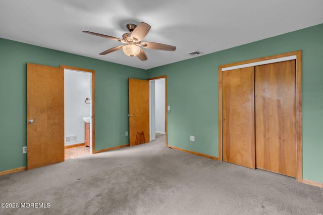 35 Williamsburg Drive, Toms River, NJ 08755