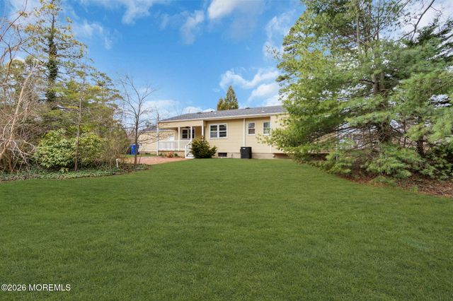 35 Williamsburg Drive, Toms River, NJ 08755