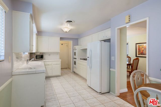 18631 Superior Street, Northridge, CA 91324