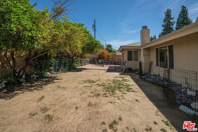 18631 Superior Street, Northridge, CA 91324