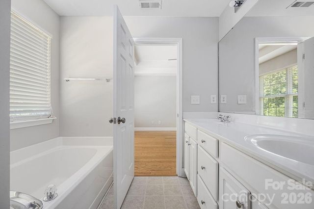 5834 Timbertop Lane, Charlotte, NC 28215