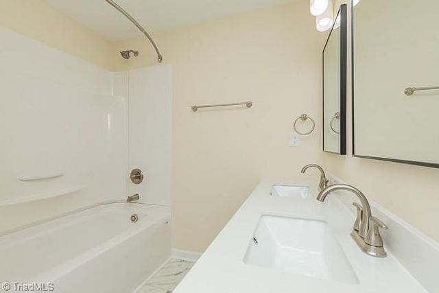 206 Abbotts Avenue, Lexington, NC 27292