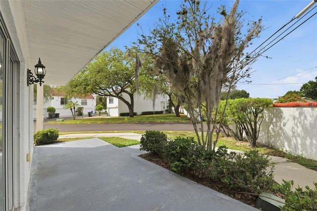 9506 CITRUS GLEN PLACE 9506, Tampa, FL 33618