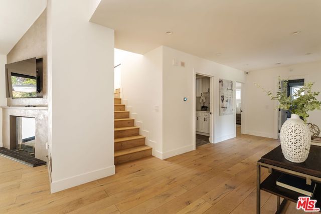252 N Kenter Avenue, Los Angeles, CA 90049