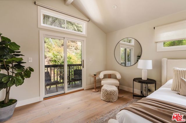 252 N Kenter Avenue, Los Angeles, CA 90049