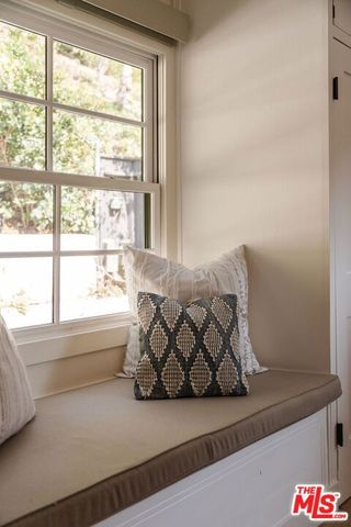 252 N Kenter Avenue, Los Angeles, CA 90049
