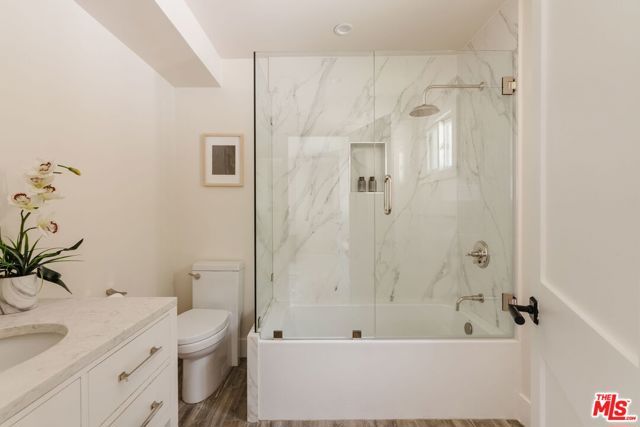 252 N Kenter Avenue, Los Angeles, CA 90049