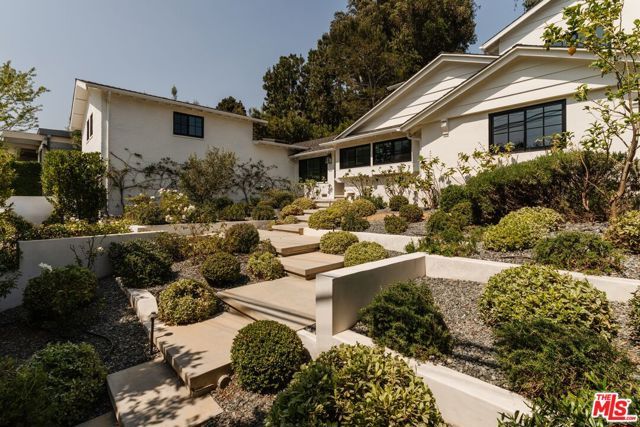 252 N Kenter Avenue, Los Angeles, CA 90049