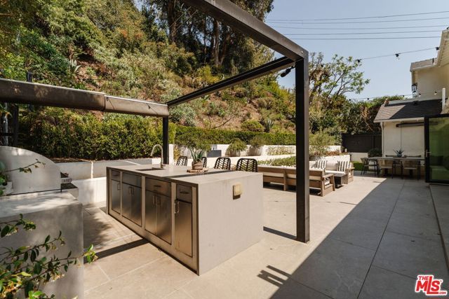 252 N Kenter Avenue, Los Angeles, CA 90049