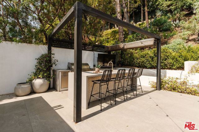 252 N Kenter Avenue, Los Angeles, CA 90049