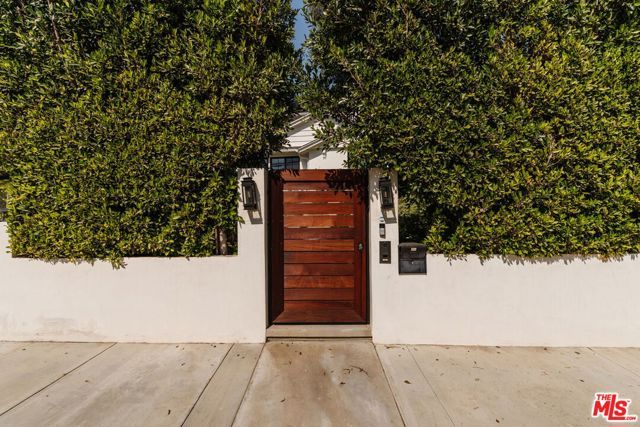 252 N Kenter Avenue, Los Angeles, CA 90049