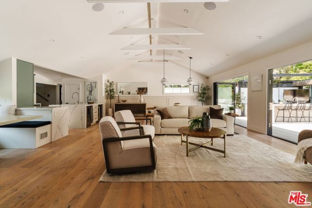 252 N Kenter Avenue, Los Angeles, CA 90049