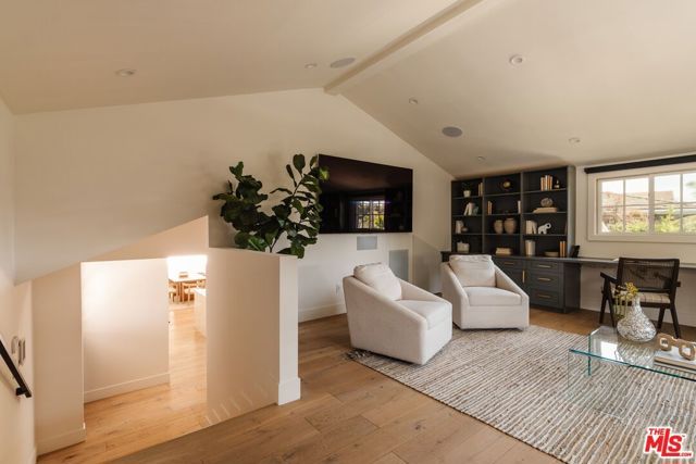 252 N Kenter Avenue, Los Angeles, CA 90049