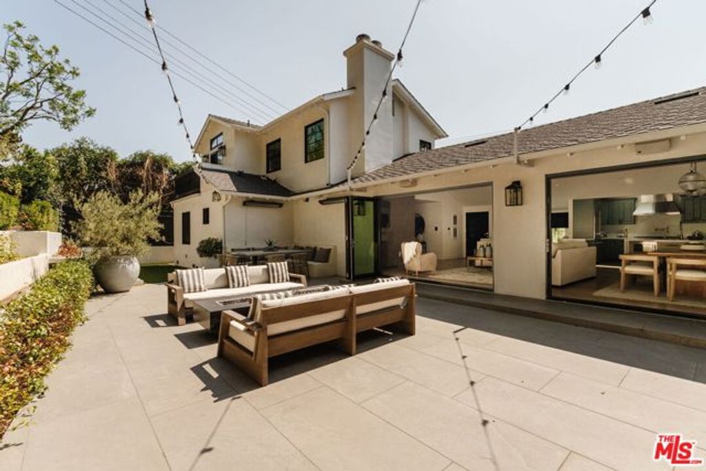 252 N Kenter Avenue, Los Angeles, CA 90049