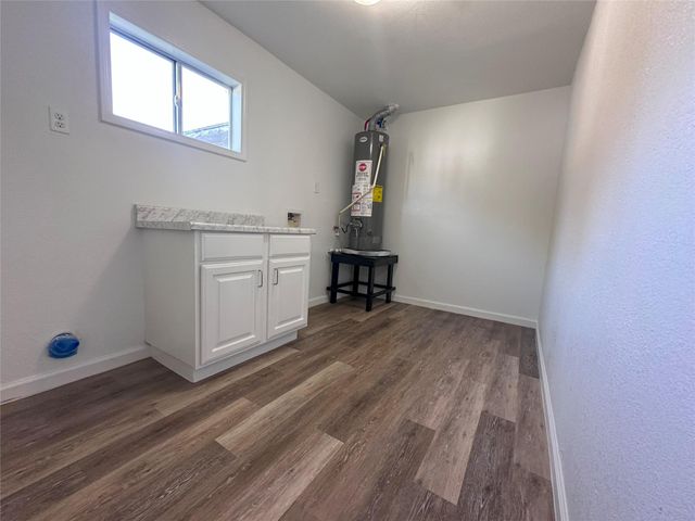 114 W Alfred Street, El Campo, TX 77437