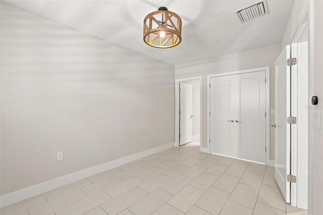 931 ARLINGTON AVENUE N, St Petersburg, FL 33705