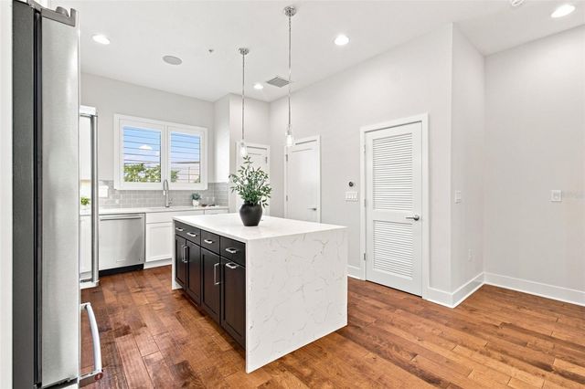 931 ARLINGTON AVENUE N, St Petersburg, FL 33705