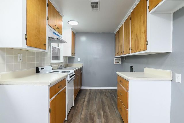 5007 August Lane, Kansas City, KS 66106