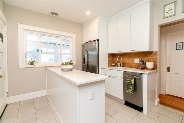 100 Belgrade Ave 2, Boston, MA 02131